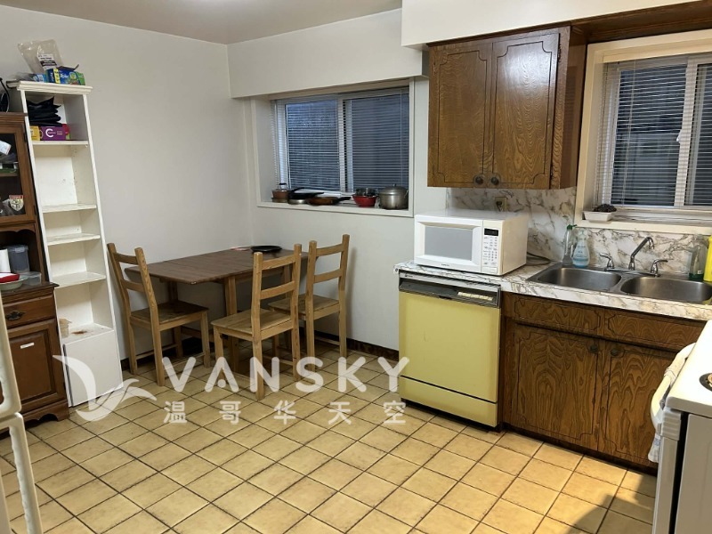 260130110943_Kitchen 2.jpg